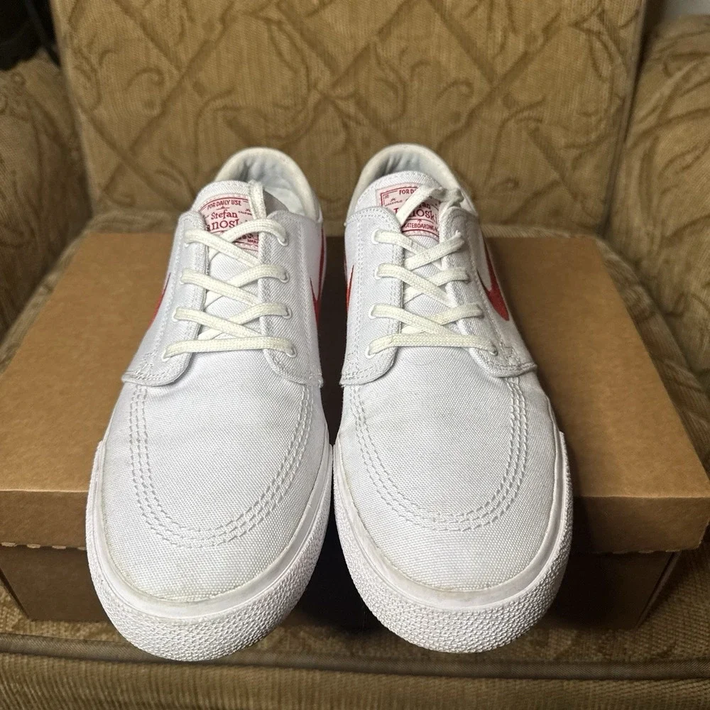 Nike few very